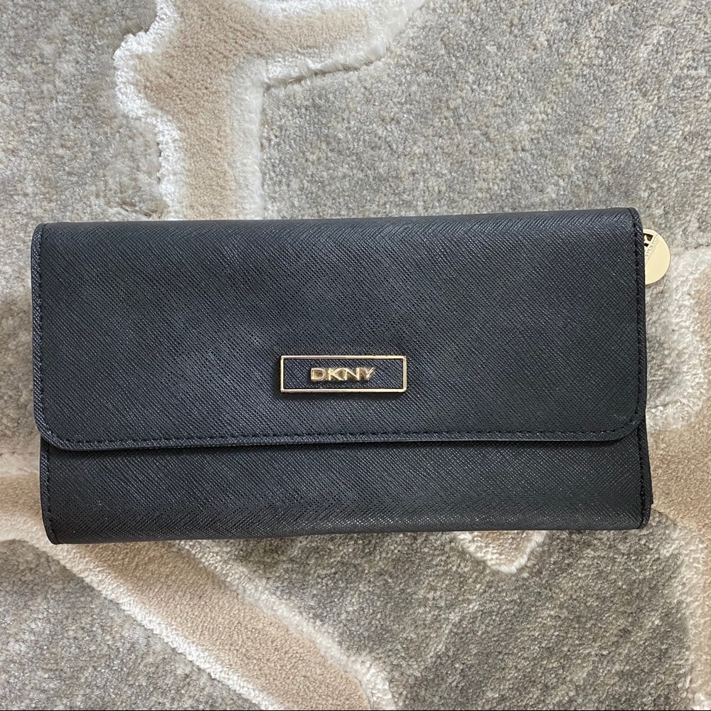 DKNY Wallet